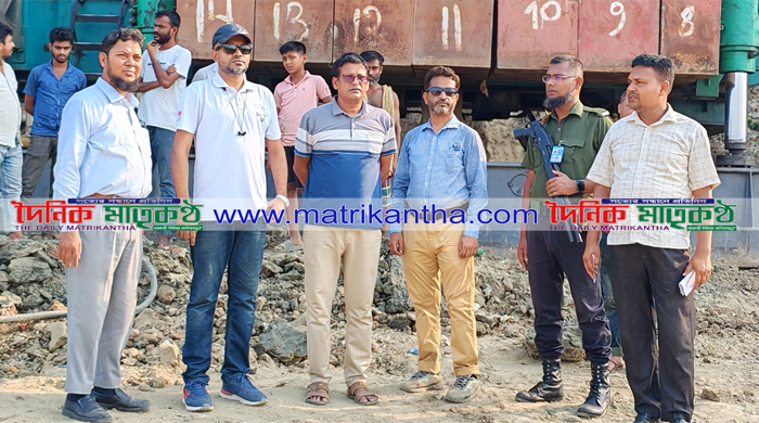  কালুখালীতে ব্রিজের চলমান  কাজ পরিদর্শনে ইউএনও 